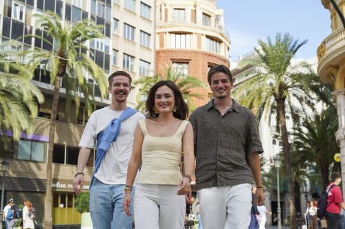 Groep die oversteekt